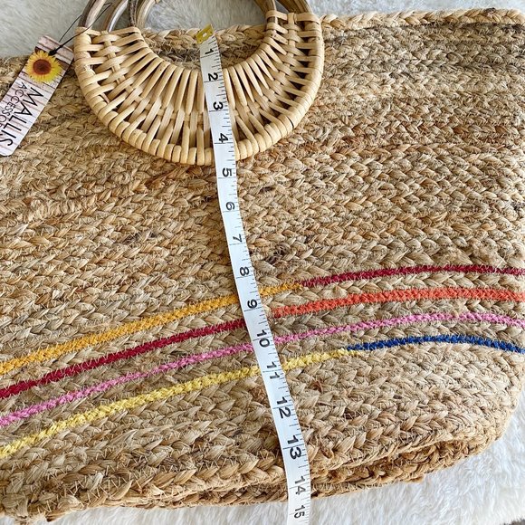 Mallis Women's Straw Tote Bag, Round Wooden Handle, Beach Bag, Color Details - Picture 7 of 8